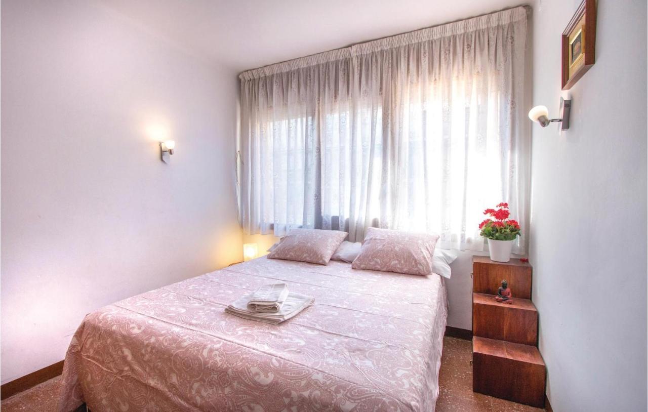 2 Bedroom Beautiful Apartment In Pineda De Mar Zewnętrze zdjęcie