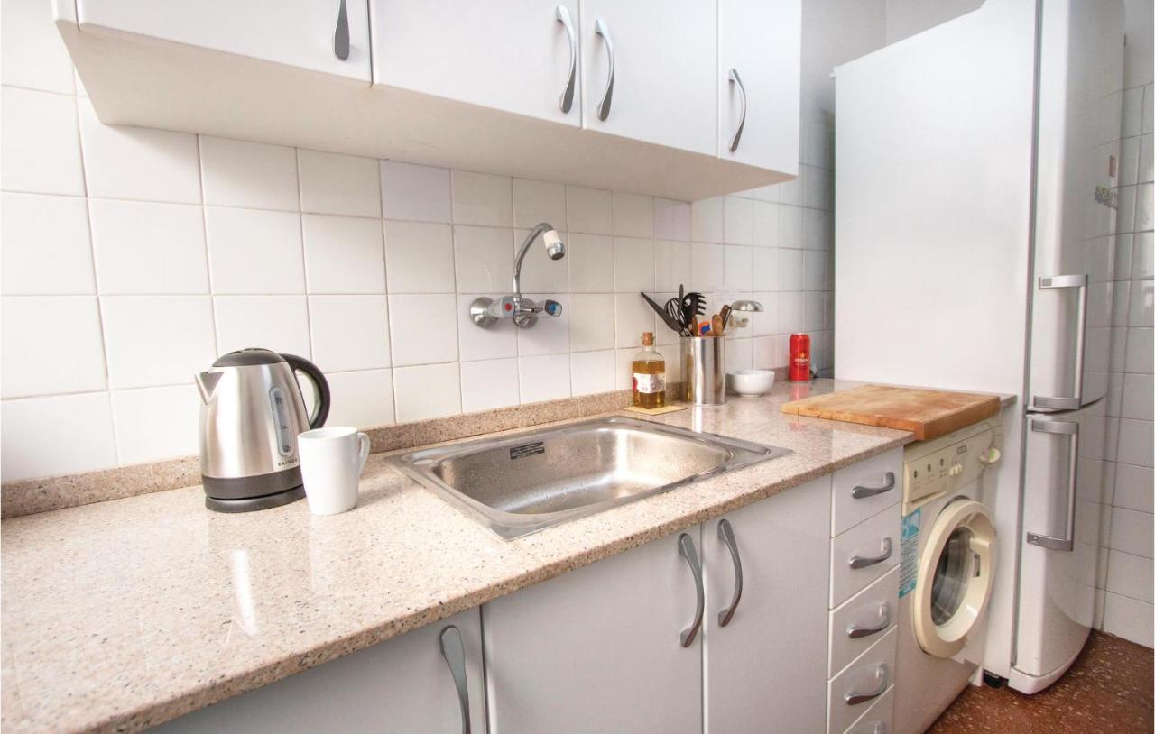 2 Bedroom Beautiful Apartment In Pineda De Mar Zewnętrze zdjęcie