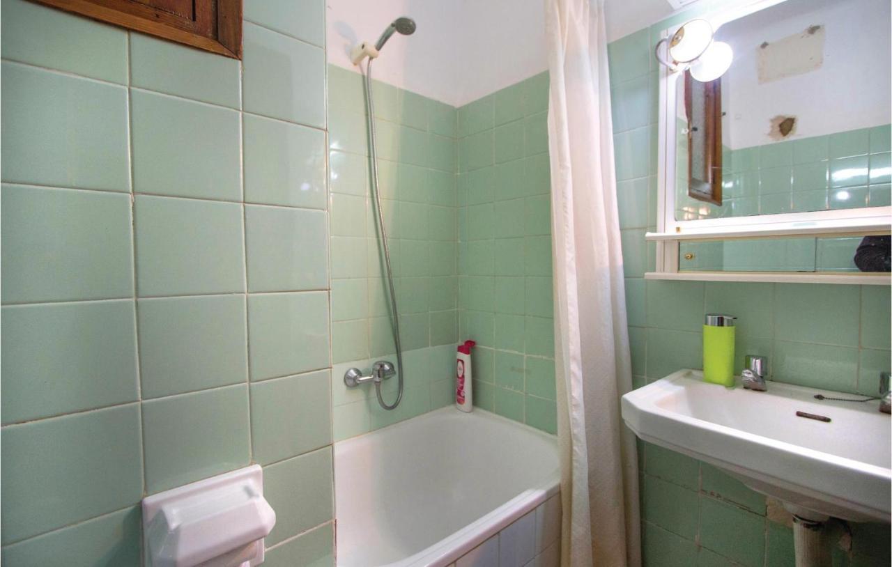 2 Bedroom Beautiful Apartment In Pineda De Mar Zewnętrze zdjęcie