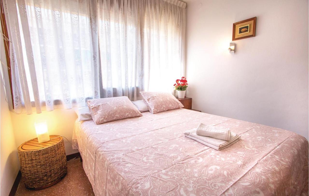 2 Bedroom Beautiful Apartment In Pineda De Mar Zewnętrze zdjęcie